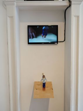 Happiness Machine / Veronica Forgren. 2015 Bonhomme toy made from found wood and acrylic paint, video loop 50’